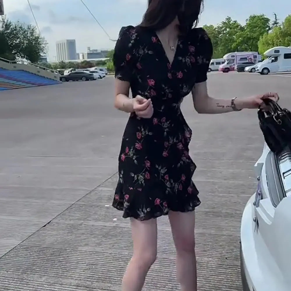 2025 Summer Korean Style Fashionable V-neck Ruffle Short Sleeve Waist-hugging Slim Print Skirt Dress