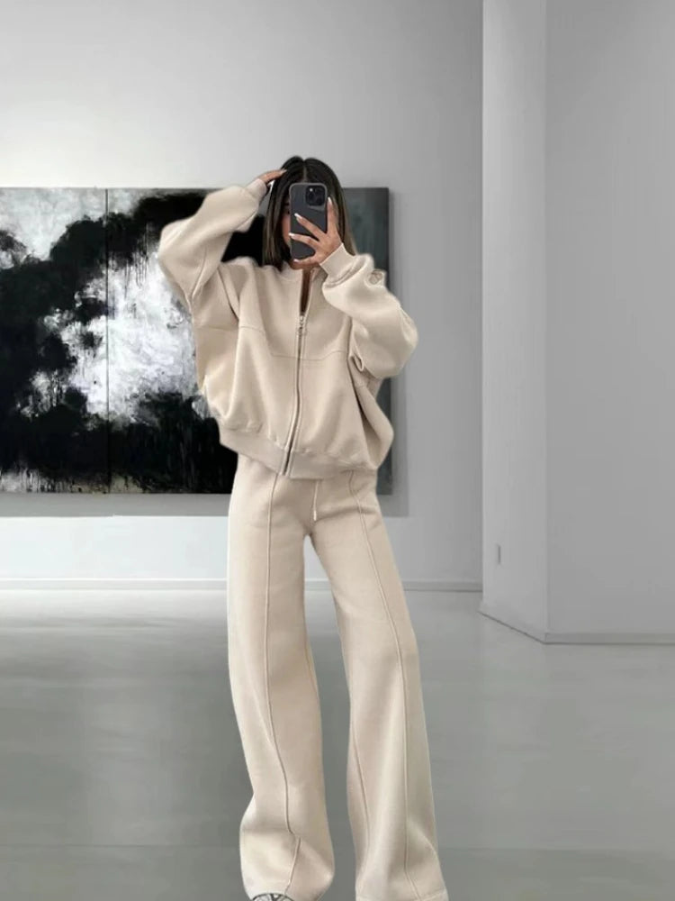 New Autumn and Winter Solid Color Fashionable and Comfortable Two-piece Set Sports Fashion Women's Sweater Casual Loose Set