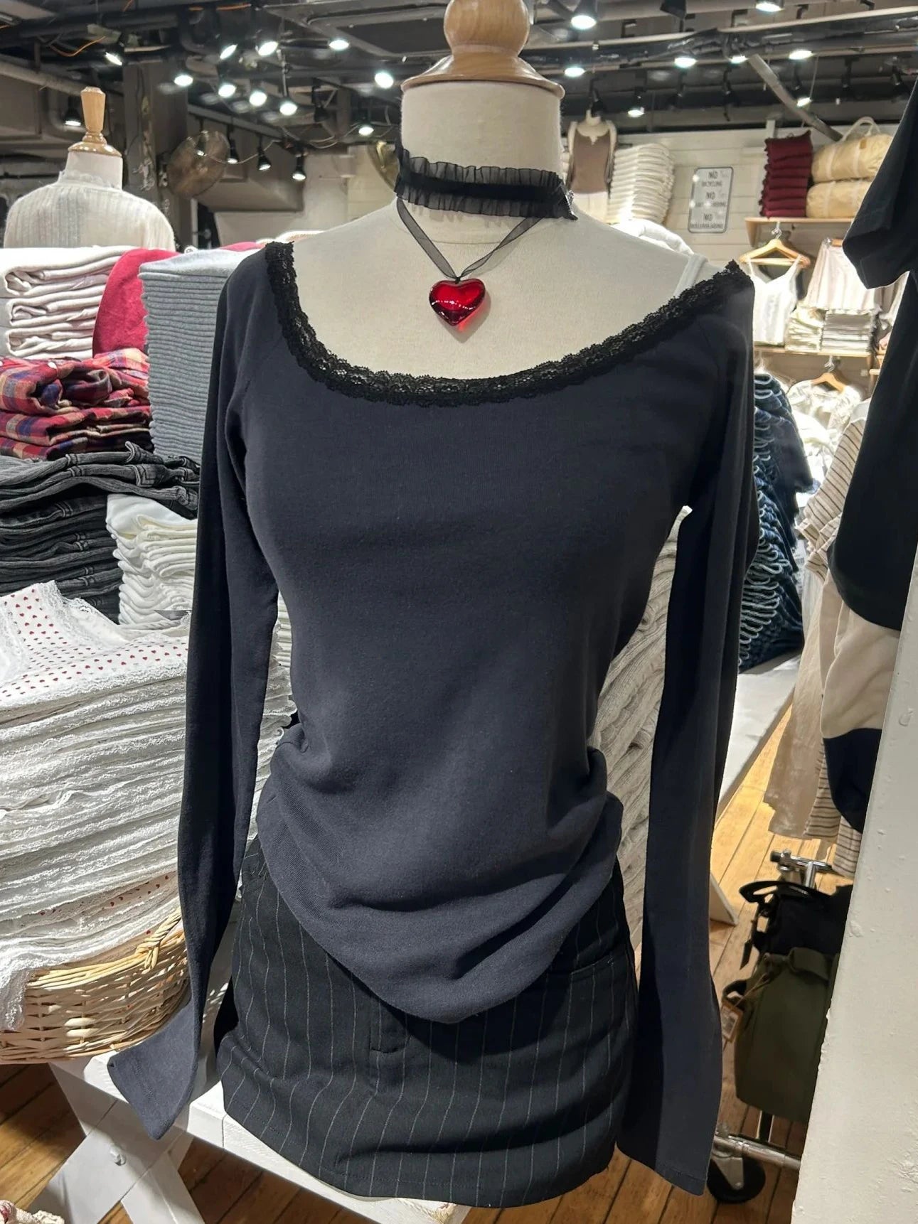 Dark Gray Lace Trim Long Sleeve T-shirt Woman Autumn Scoop Neck Cotton Slim Tees American Vintage Streetwear Tshirt Y2k Tops